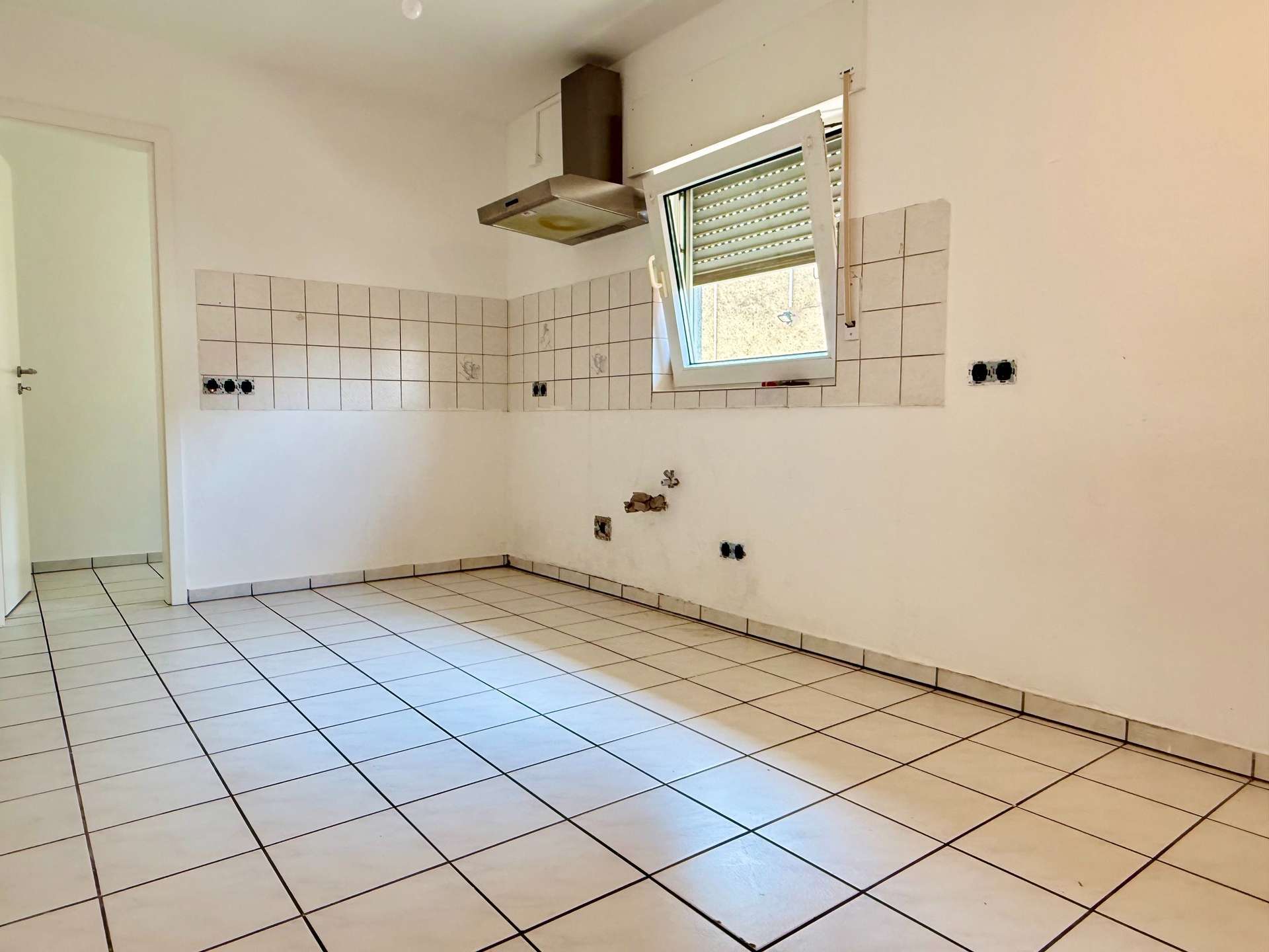 3 ZIMMER, TERRASSE, STELLPLATZ und sch&ouml;ner Grundriss